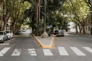 נהיגה באופנוע במעבר חציה